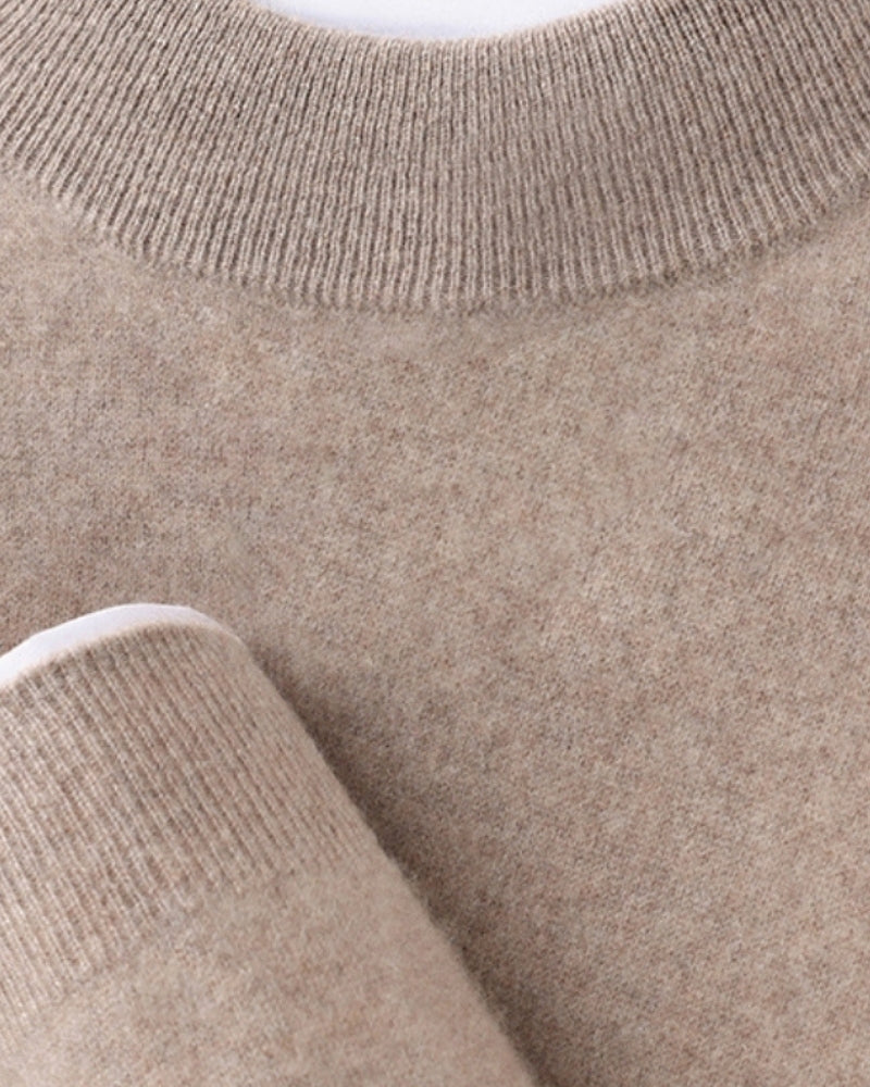 Sophisticated turtleneck polo for autumn