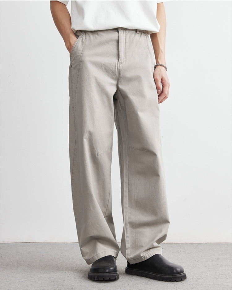 Body-hugging fit with an elastic waistband and a denim-inspired look