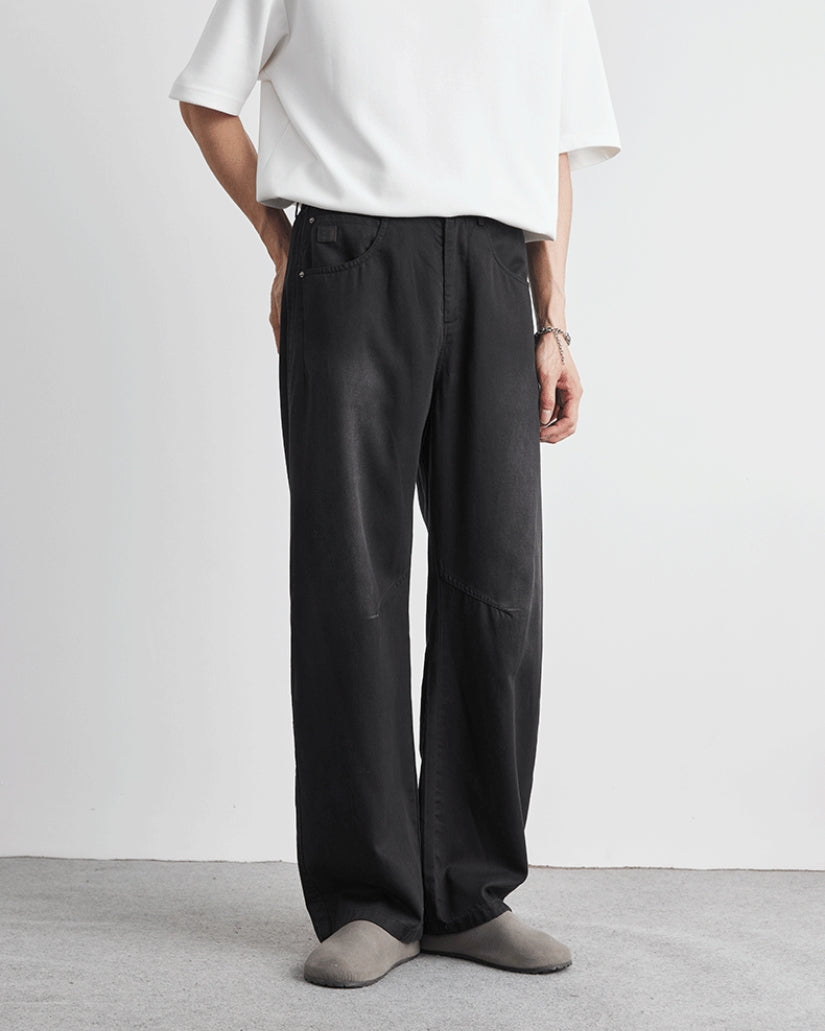 Baggy shoes with elastic waistband and jeans
