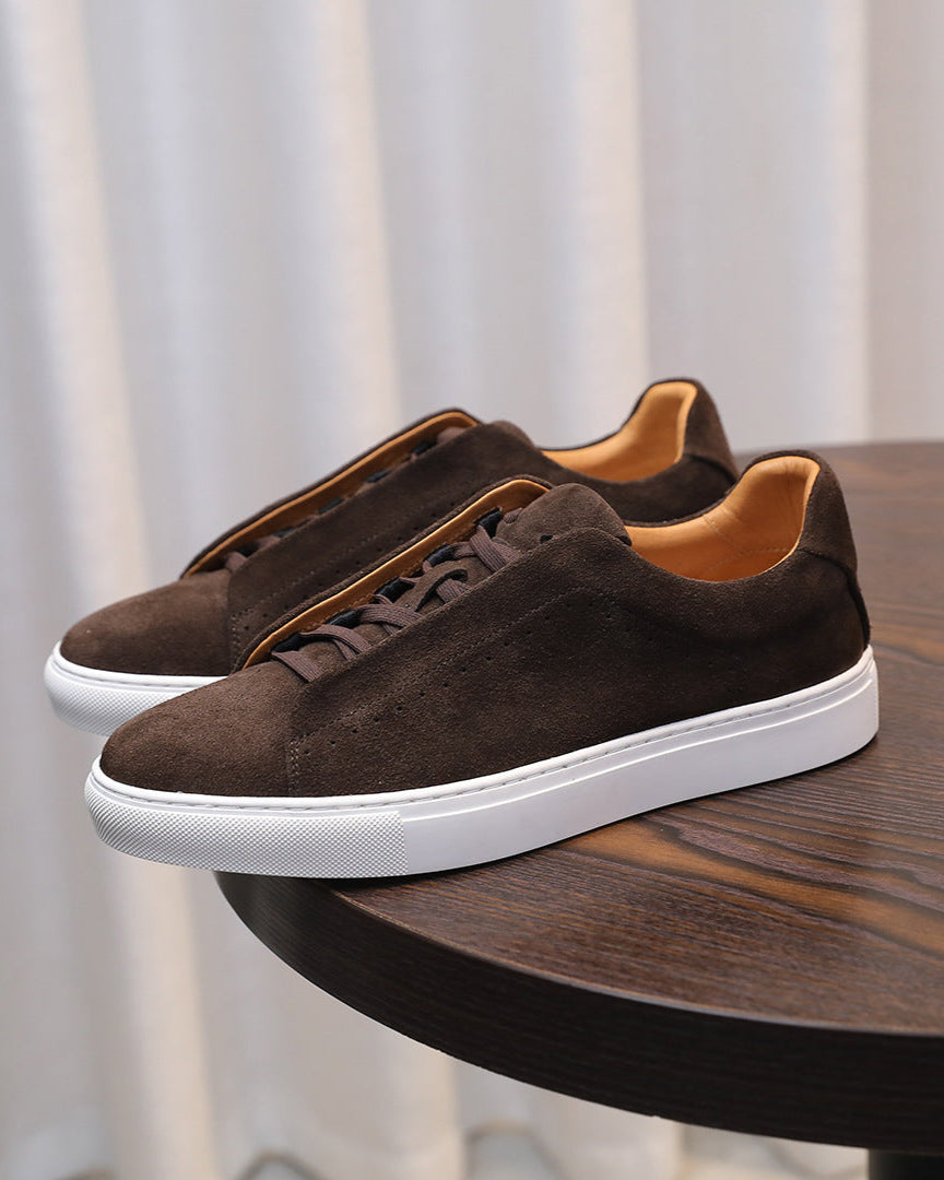 Soft, supple low-top sneakers – brown