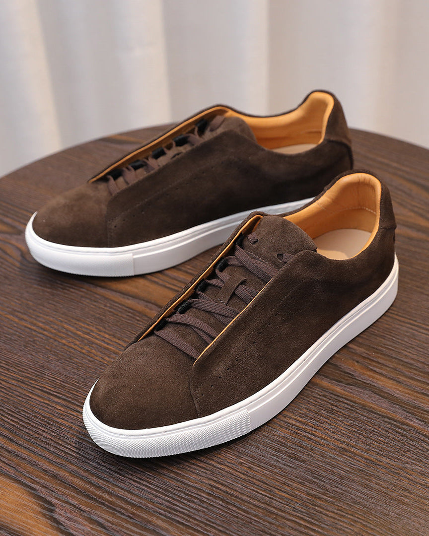 Soft, supple low-top sneakers – brown