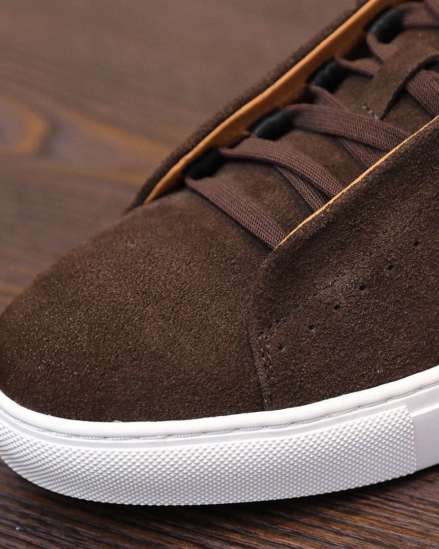 Soft, supple low-top sneakers – brown