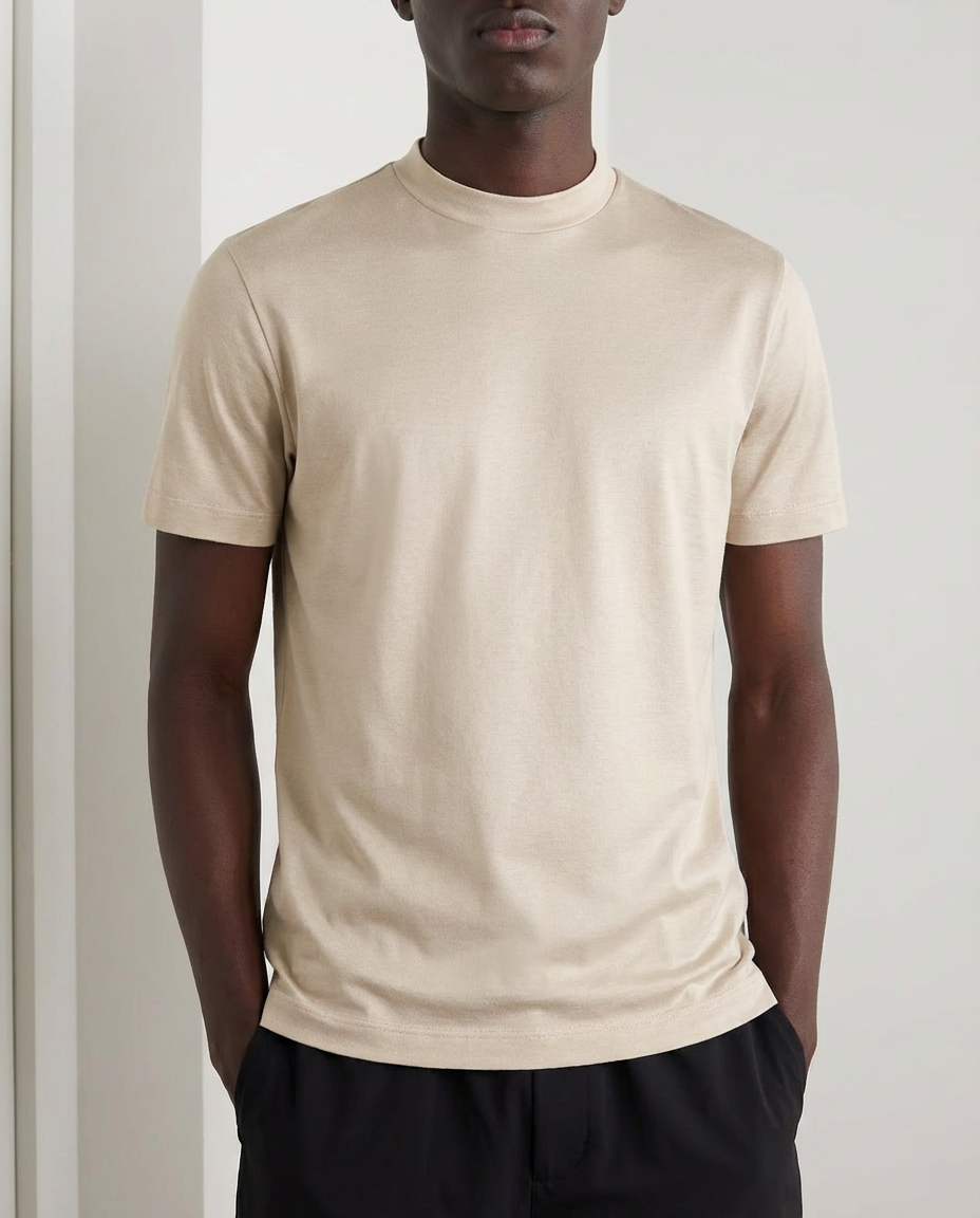 Glossy T-shirt with round sleeves