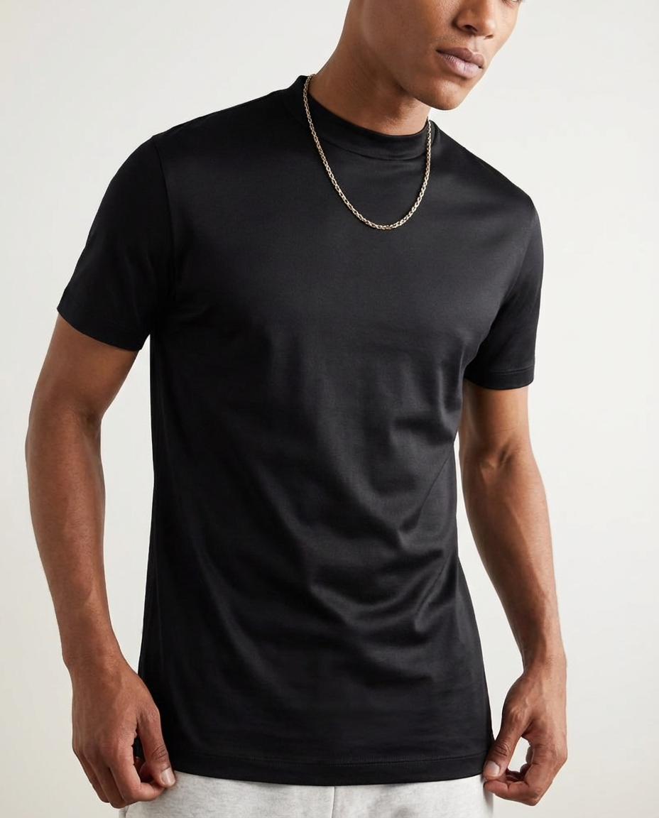 Glossy T-shirt with round sleeves