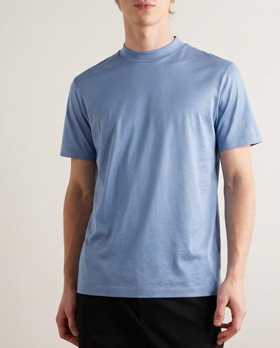 Glossy T-shirt with round sleeves