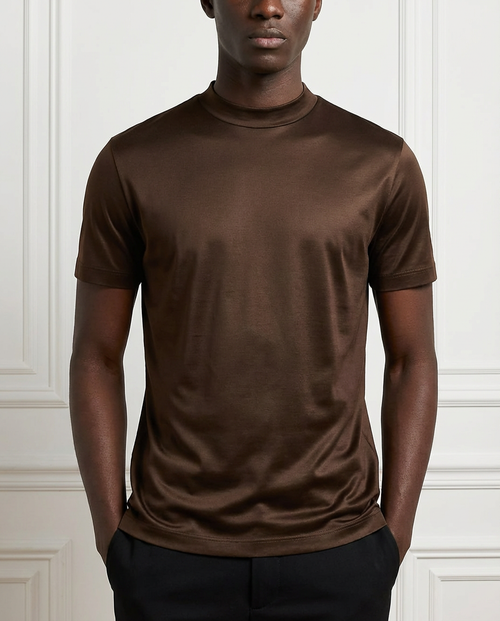 Glossy T-shirt with round sleeves