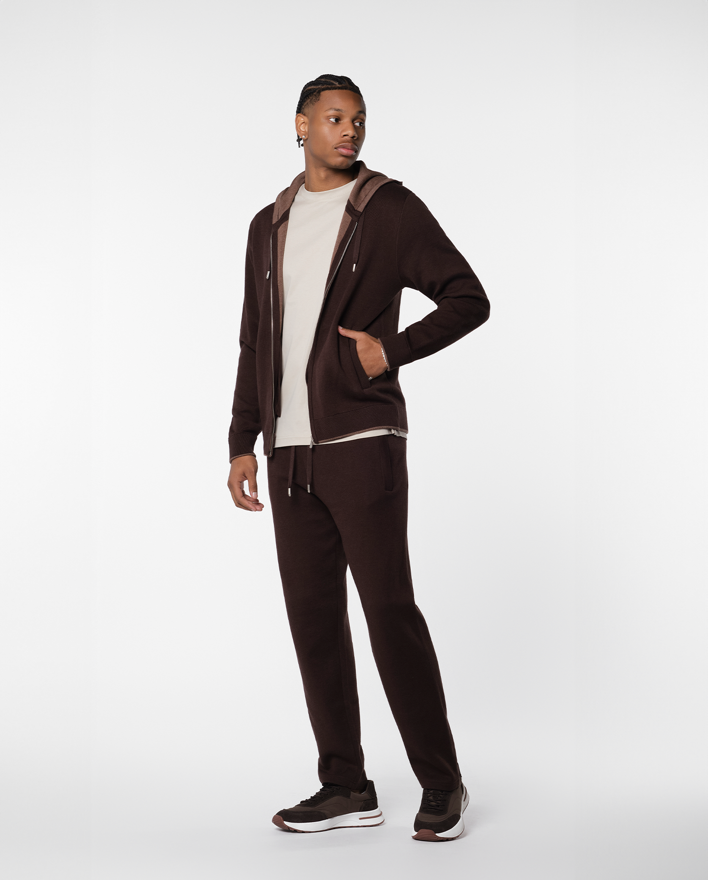 Weekend jogging – Brown