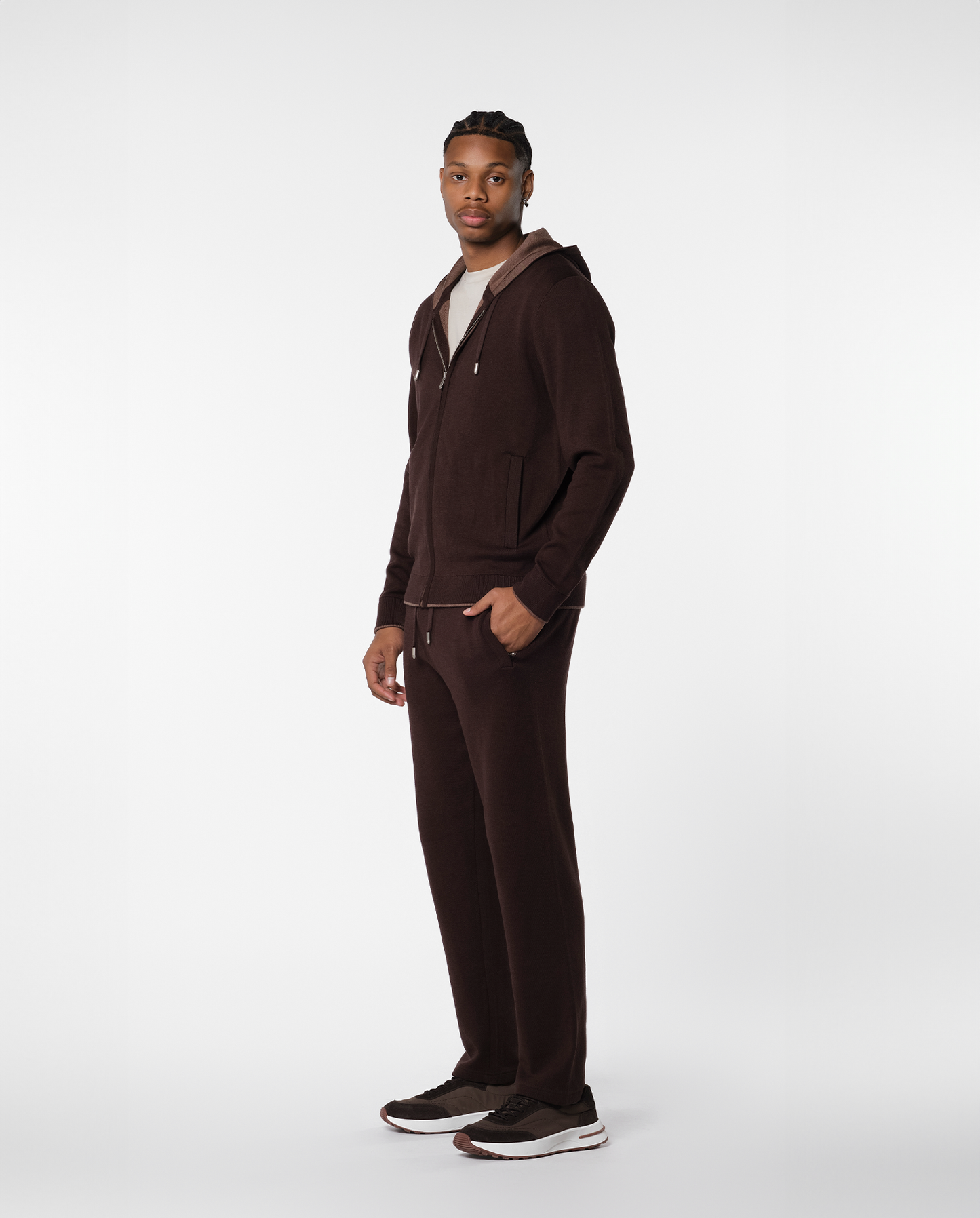 Weekend jogging – Brown