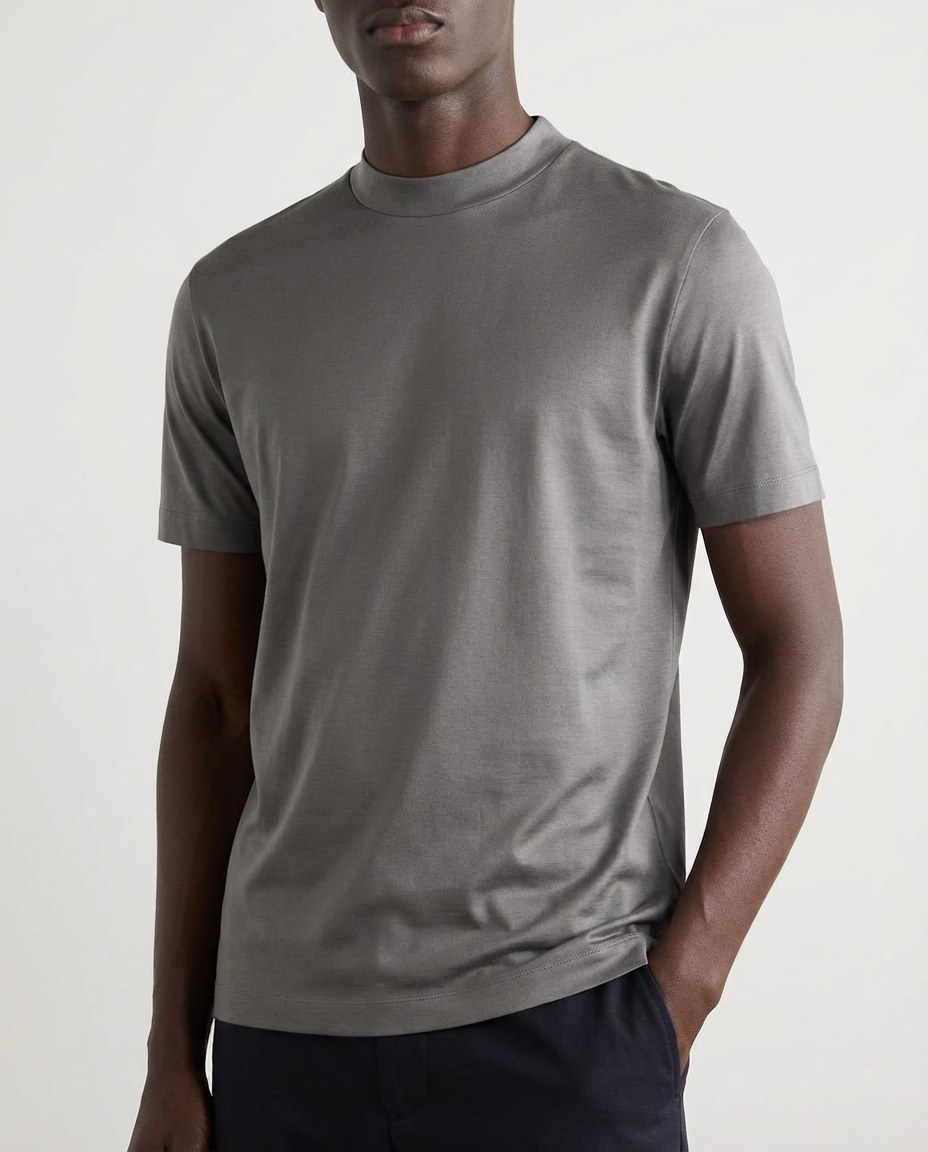 Glossy T-shirt with round sleeves
