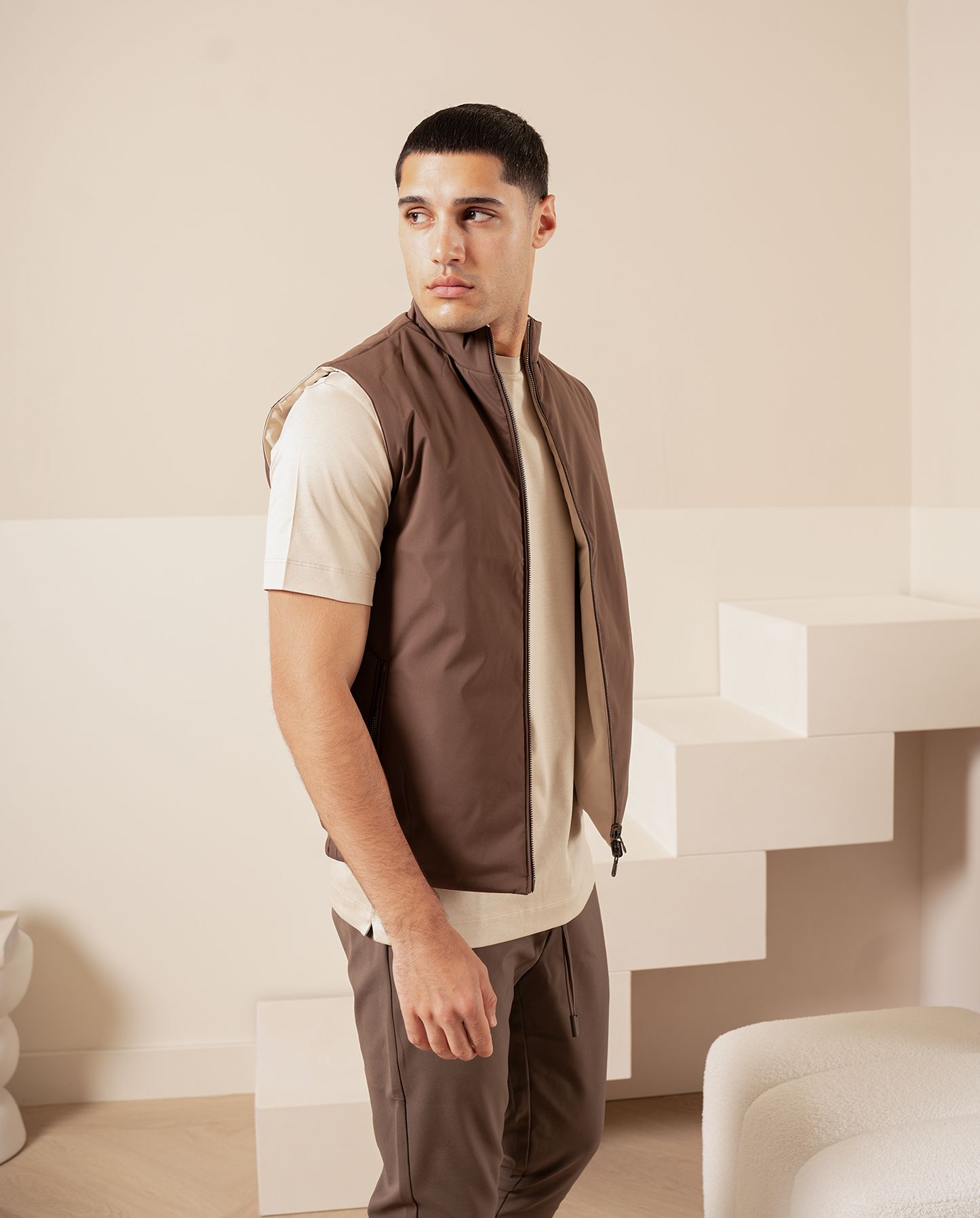 Reversible vest – ebony / beige