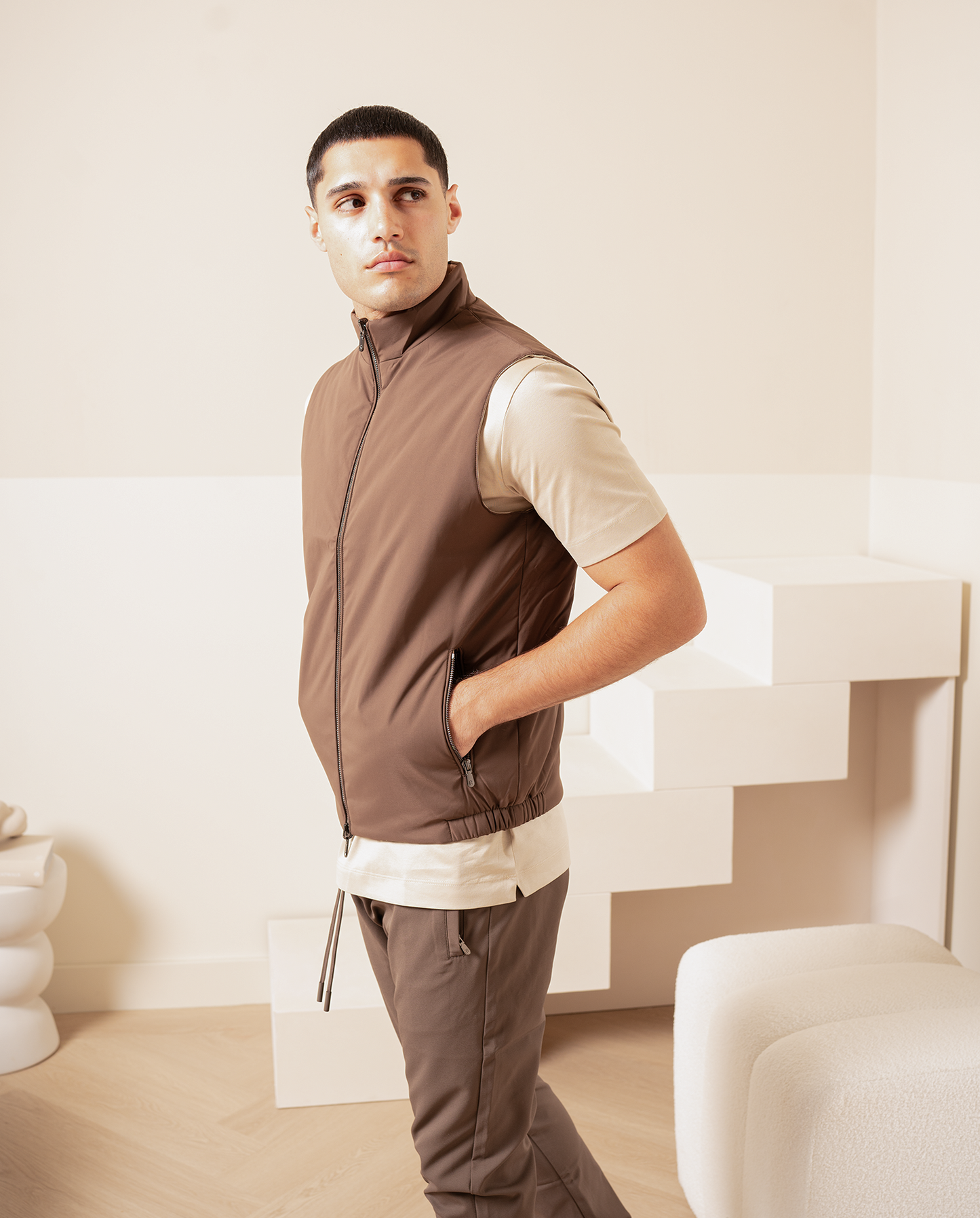 Reversible vest – ebony / beige